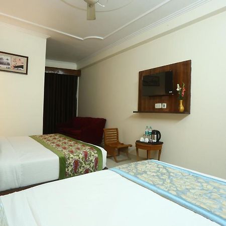 Hotel Earth Delhi Zewnętrze zdjęcie