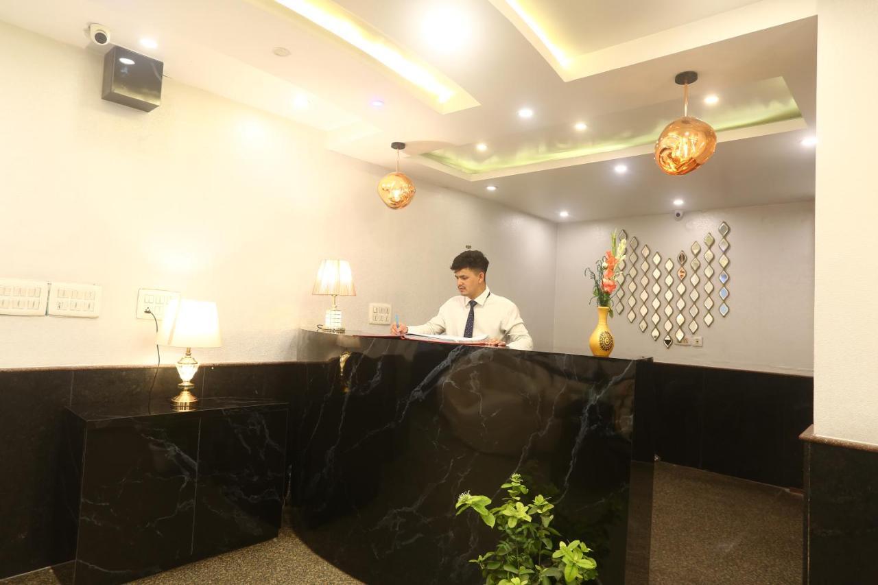 Hotel Earth Delhi Zewnętrze zdjęcie