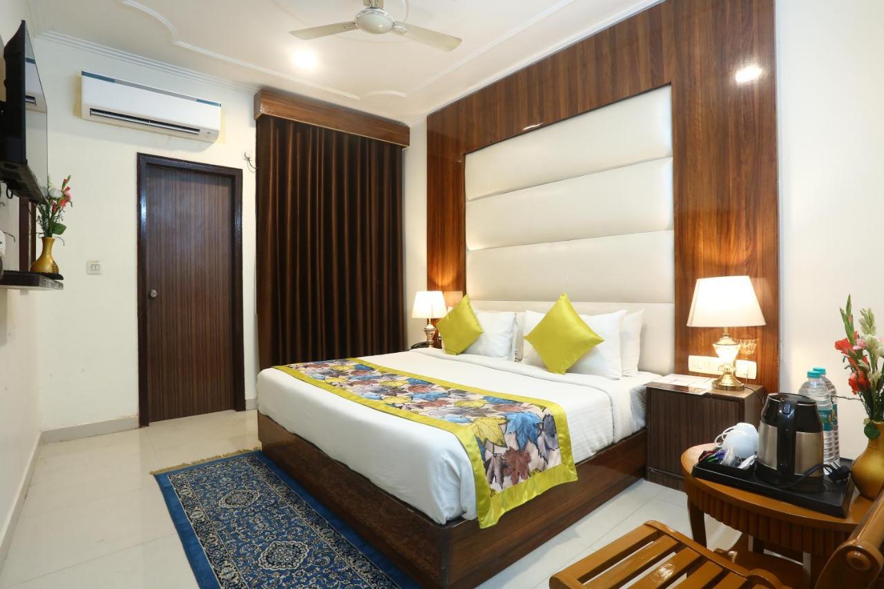 Hotel Earth Delhi Zewnętrze zdjęcie