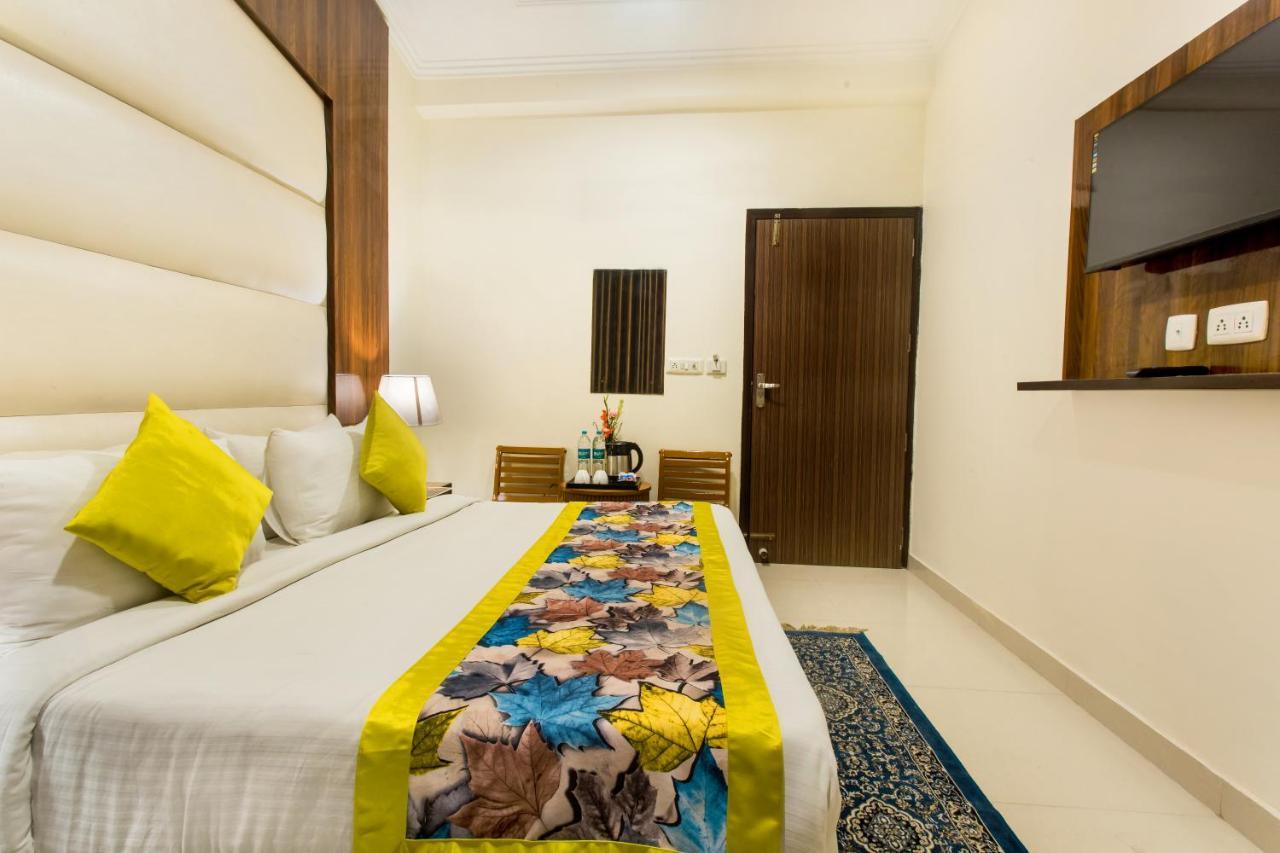 Hotel Earth Delhi Zewnętrze zdjęcie
