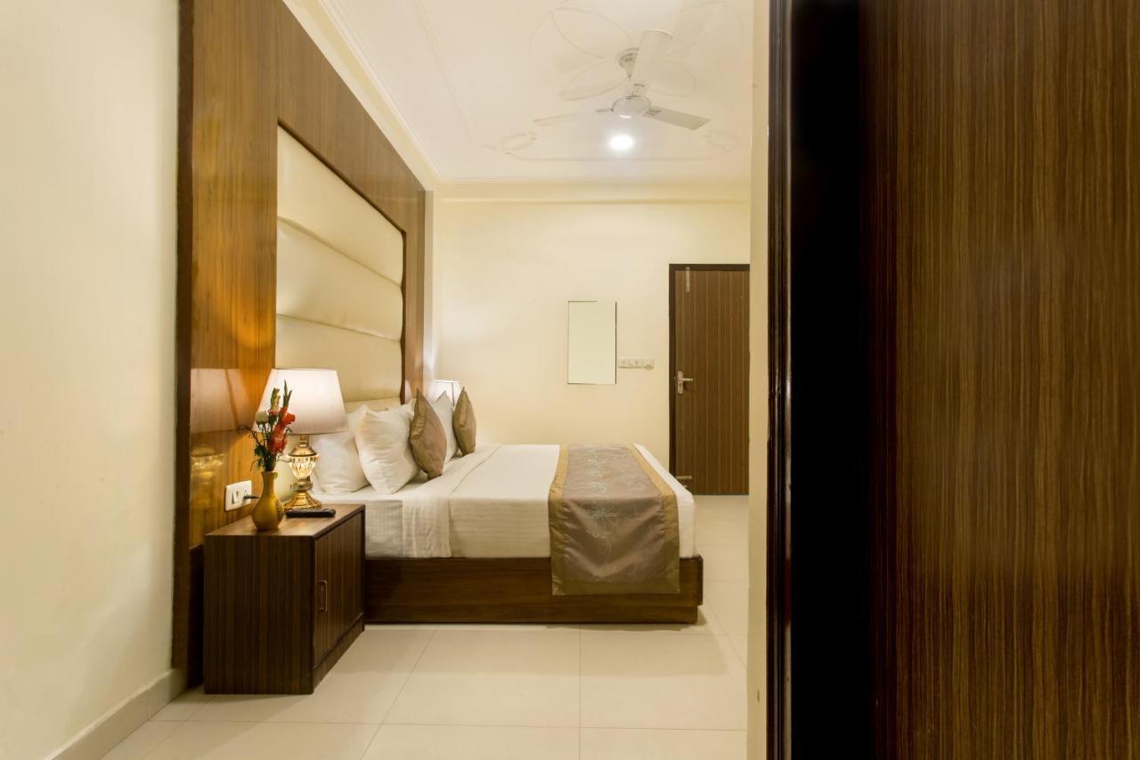 Hotel Earth Delhi Zewnętrze zdjęcie